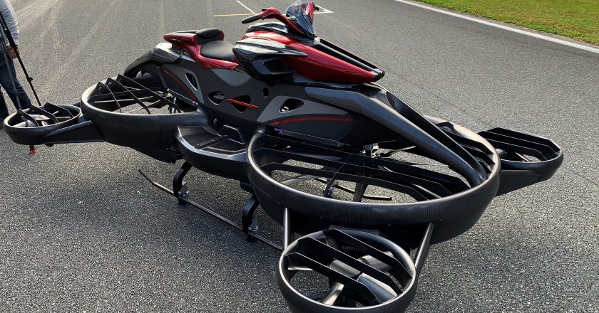 XTurismo Limited Edition – cu 700000 USD iti poti comanda motocicleta zburatoare din Japonia