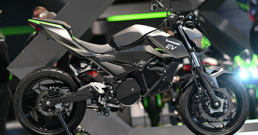 Kawasaki a prezentat motocicleta electrica EV Kawasaki